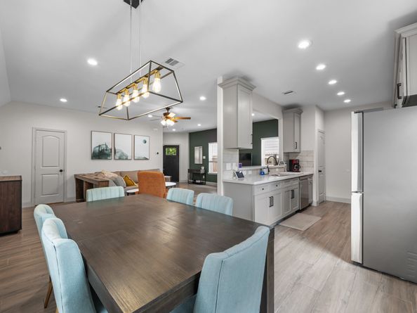 910 Mansfield Street, Houston TX 77091