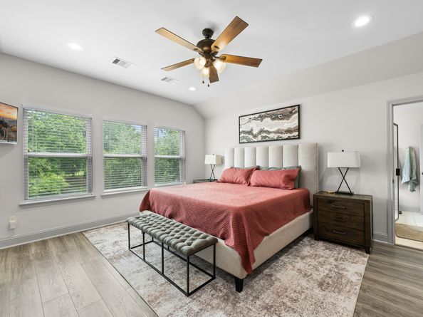 910 Mansfield Street, Houston TX 77091