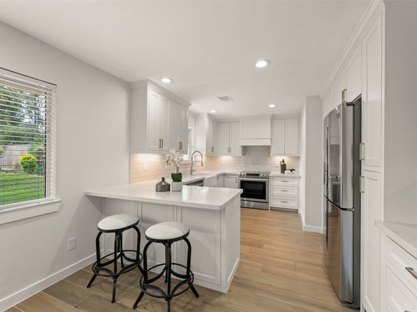 10503 Timberoak Drive, Houston TX 77043