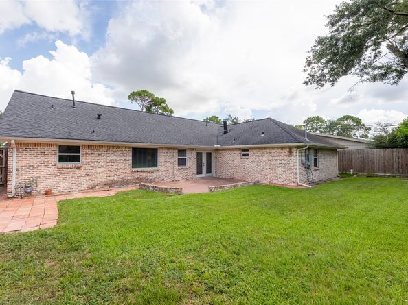 10503 Timberoak Drive, Houston TX 77043