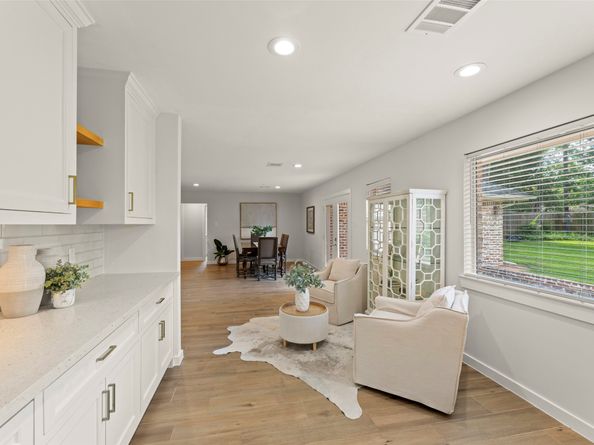 10503 Timberoak Drive, Houston TX 77043