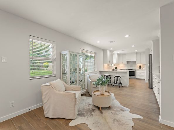 10503 Timberoak Drive, Houston TX 77043