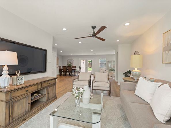 10503 Timberoak Drive, Houston TX 77043