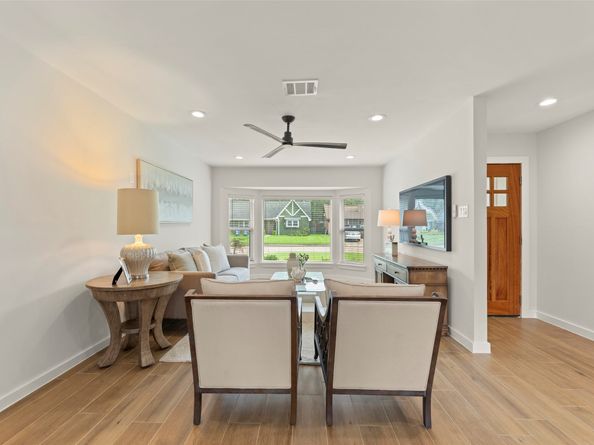 10503 Timberoak Drive, Houston TX 77043