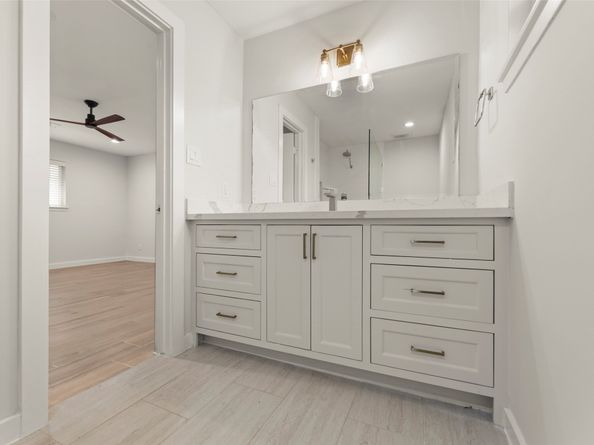 10503 Timberoak Drive, Houston TX 77043