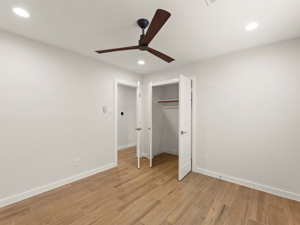 10503 Timberoak Drive, Houston TX 77043