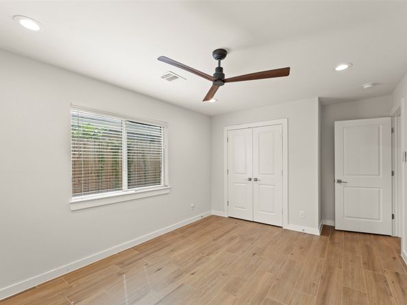 10503 Timberoak Drive, Houston TX 77043
