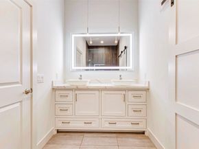 300 St Joseph Parkway 112, Houston TX 77002