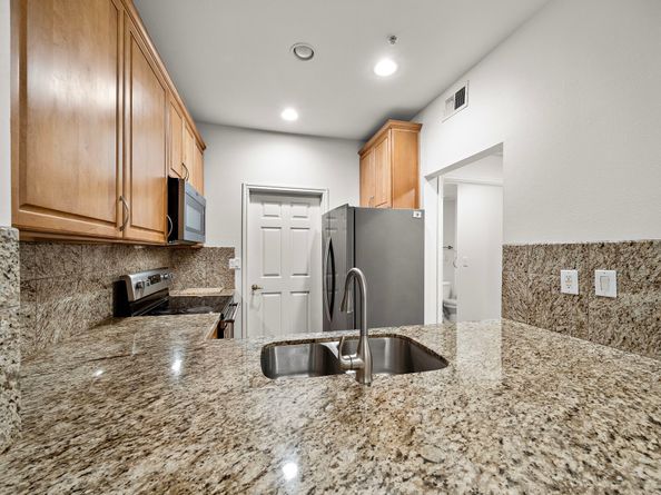 2400 Mccue Road 305, Houston TX 77056
