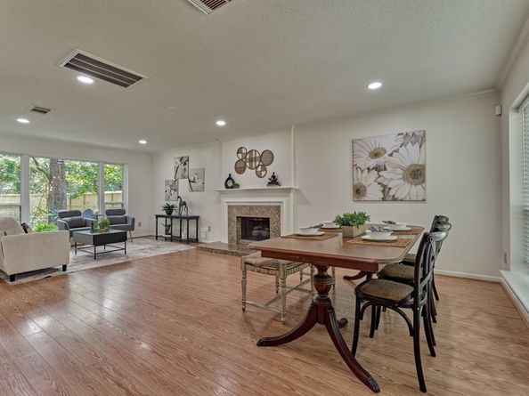 71 Breezy Point Place, Spring TX 77381