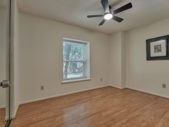 71 Breezy Point Place, Spring TX 77381