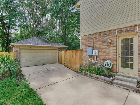 71 Breezy Point Place, Spring TX 77381