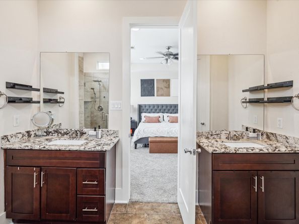 209 Burr Street D, Houston TX 77011