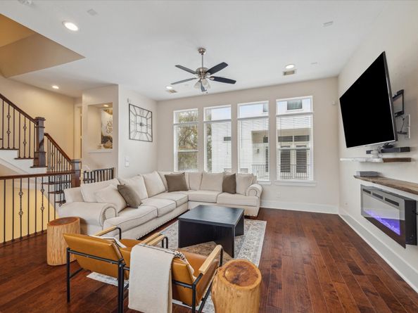 209 Burr Street D, Houston TX 77011