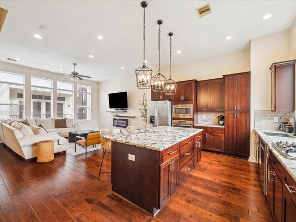 209 Burr Street D, Houston TX 77011