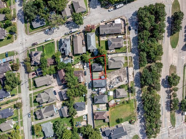 4 Canal Court, Houston TX 77011