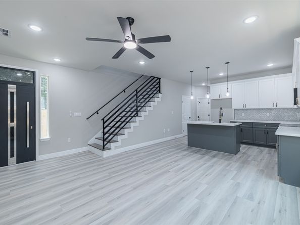 936 - A&B South Lane, Houston TX 77088