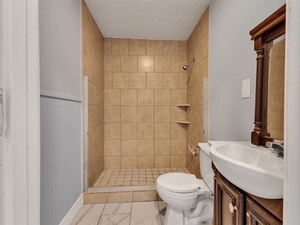 9707 Nedwald Street, Houston TX 77029