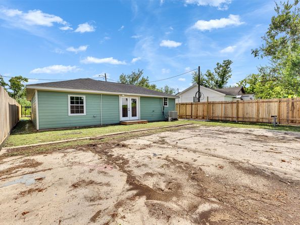9707 Nedwald Street, Houston TX 77029