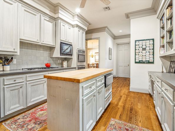 2509 Westgate Drive, Houston TX 77019