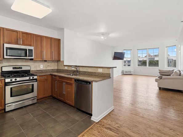 30 Freedom Way 407, Jersey City NJ 07305