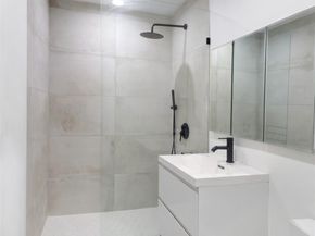 6010 Blvd East 82, West New York NJ 07093