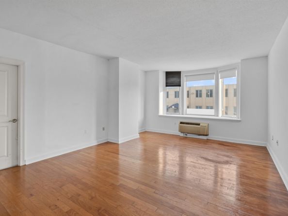 5109 City Pl, Edgewater NJ 07020
