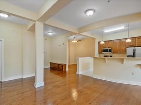 3 Greenwich Dr 85, Jersey City NJ 07305