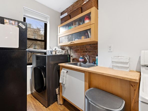 167 Christopher Columbus Dr 3R, Jersey City NJ 07302