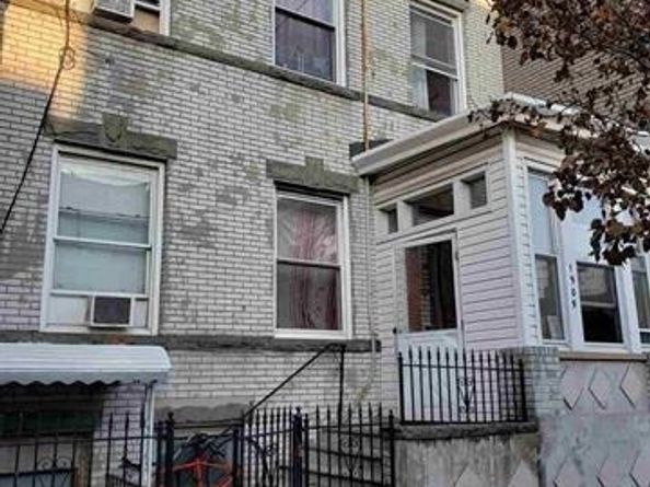 1909 New York Ave, Union City NJ 07087