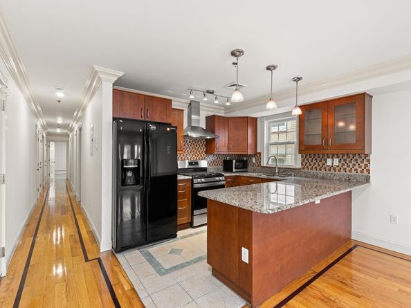 317 11th St 2, Union City NJ 07087