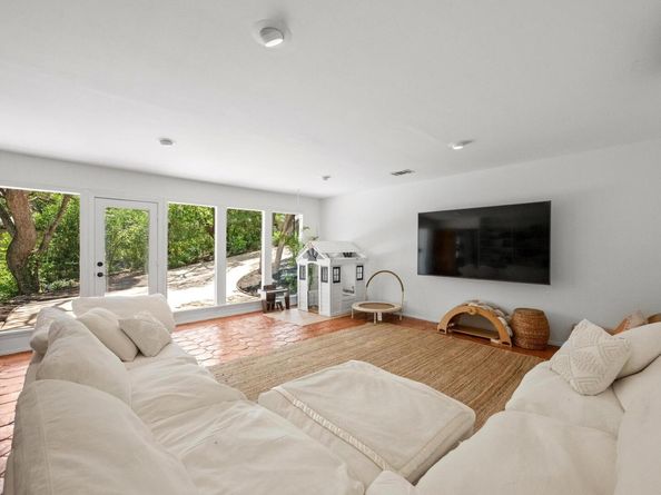 2300 Spring Creek DR, Austin TX 78704