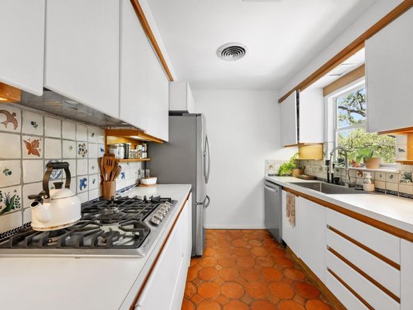 2300 Spring Creek DR, Austin TX 78704