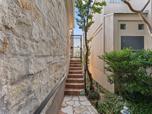 5913 N West PL, Austin TX 78731