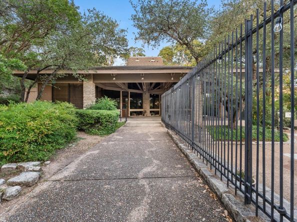 5913 N West PL, Austin TX 78731