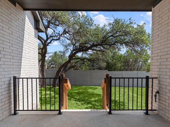1437 Blue Moon DR, Georgetown TX 78628