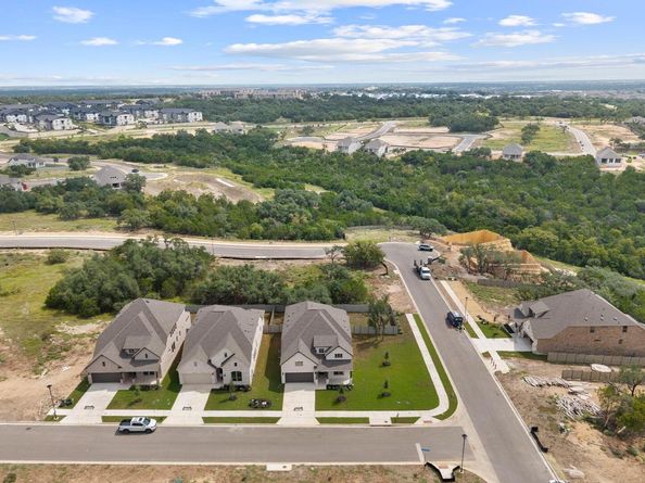 1437 Blue Moon DR, Georgetown TX 78628