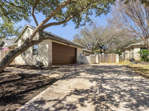 333 Hurst Creek RD, Lakeway TX 78734
