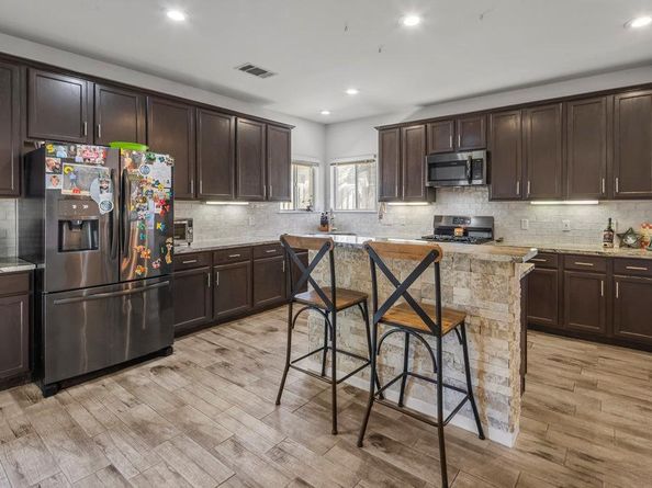 333 Hurst Creek RD, Lakeway TX 78734