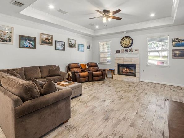 333 Hurst Creek RD, Lakeway TX 78734