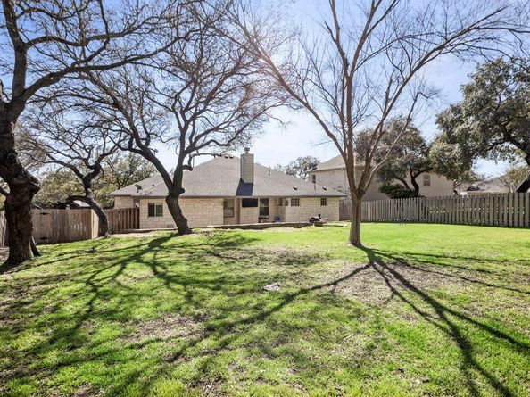 333 Hurst Creek RD, Lakeway TX 78734