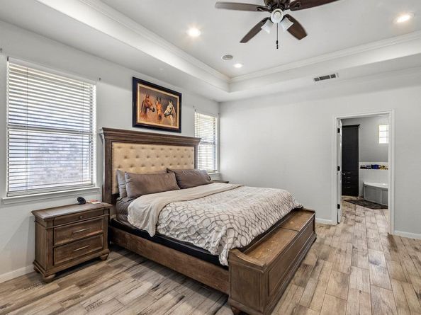 333 Hurst Creek RD, Lakeway TX 78734