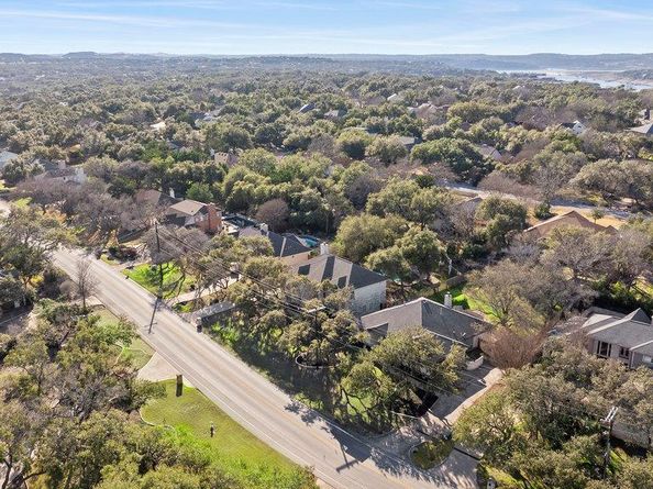 333 Hurst Creek RD, Lakeway TX 78734