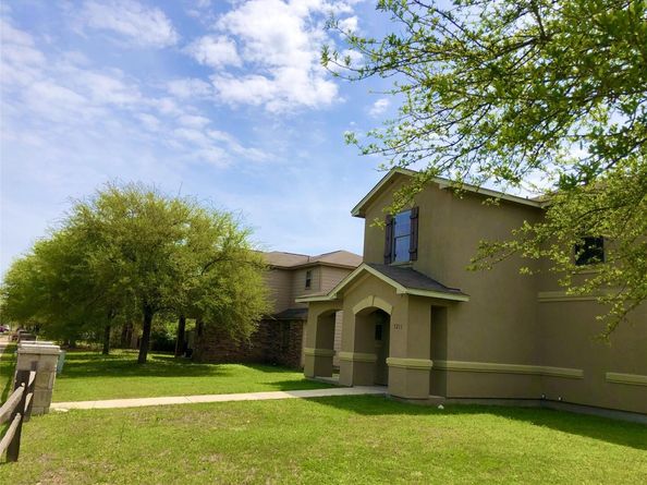 5211 Viewpoint DR, Austin TX 78744
