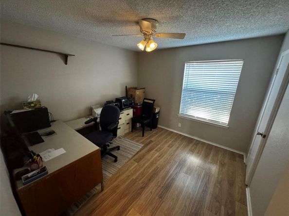 407 Hillside DR, Round Rock TX 78681