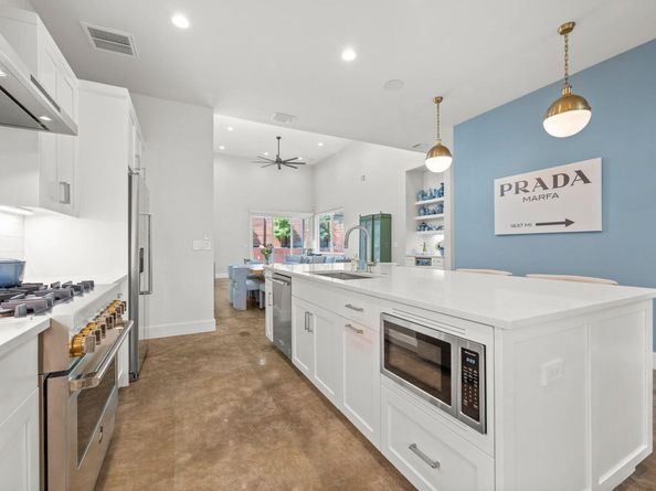 4110 Idlewild RD B, Austin TX 78731