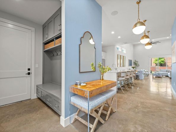 4110 Idlewild RD B, Austin TX 78731