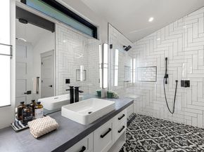 9207 Claxton DR, Austin TX 78736