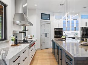 9207 Claxton DR, Austin TX 78736