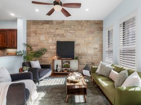 6533 E Hill DR 24, Austin TX 78731